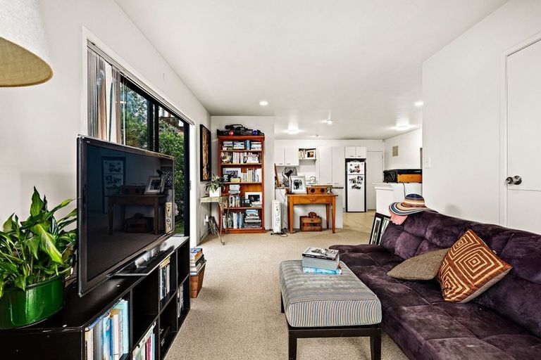 Photo of property in 233a Don Buck Road, Massey, Auckland, 0614