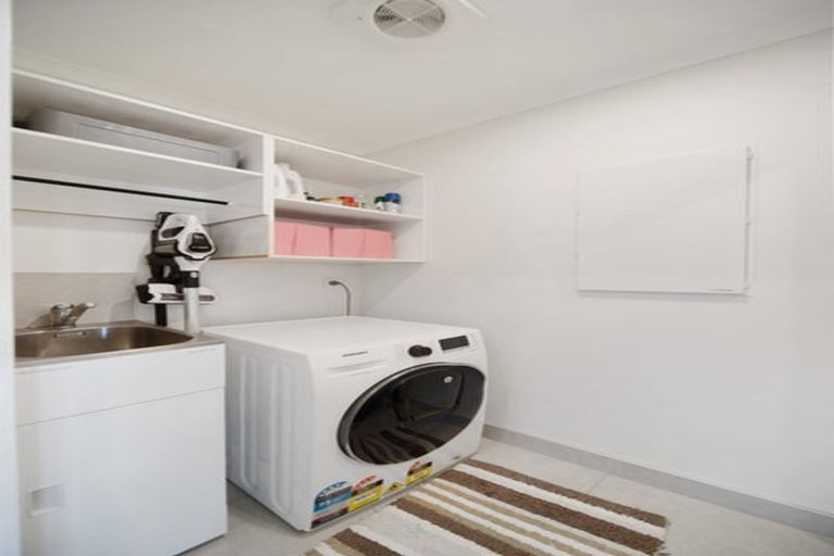 Photo of property in 4 Orona Place, Takanini, 2112