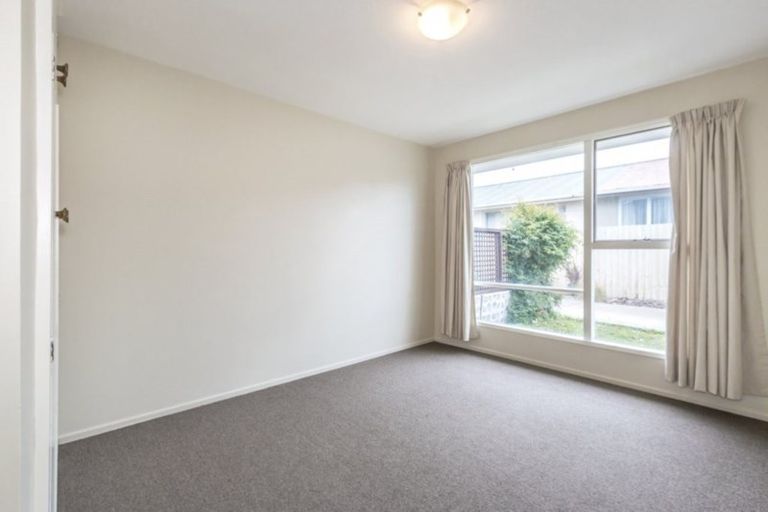 Photo of property in 16 Inwoods Road, Parklands, Christchurch, 8083