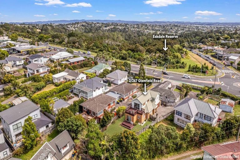 Photo of property in 2/267 Glenfield Road, Hillcrest, Auckland, 0627