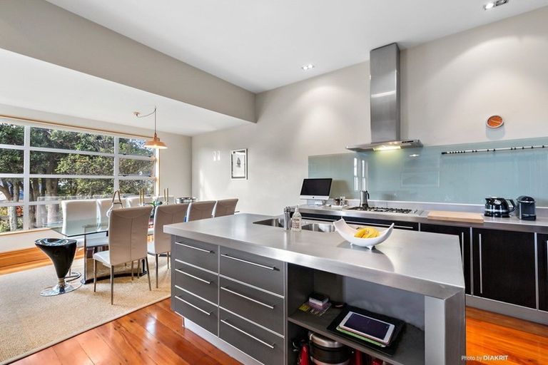 Photo of property in 33 Myrtle Crescent, Mount Cook, Wellington, 6021