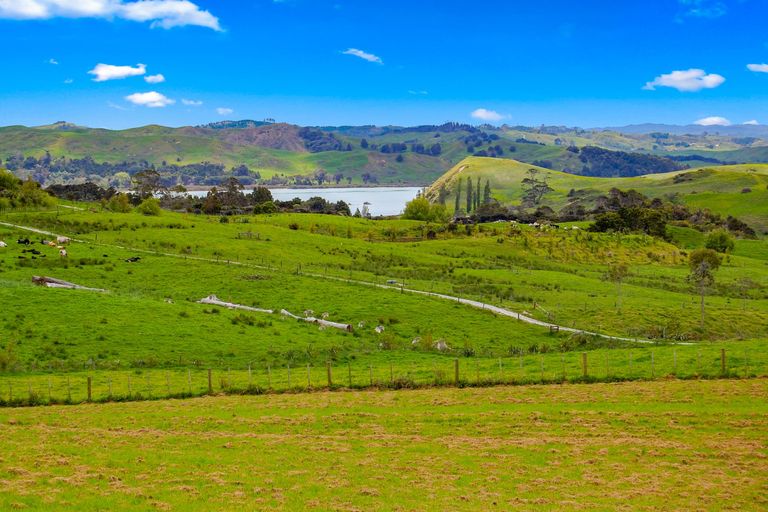 Photo of property in 54 Rangiora Road, Kaiwaka, 0573