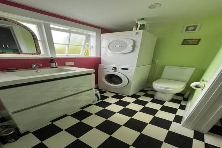 Photo of property in 49-51 Hankey Street, Mount Cook, Wellington, 6011