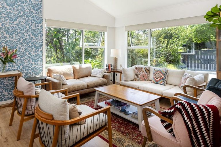 Photo of property in 12 Cheriton Road, Mellons Bay, Auckland, 2014