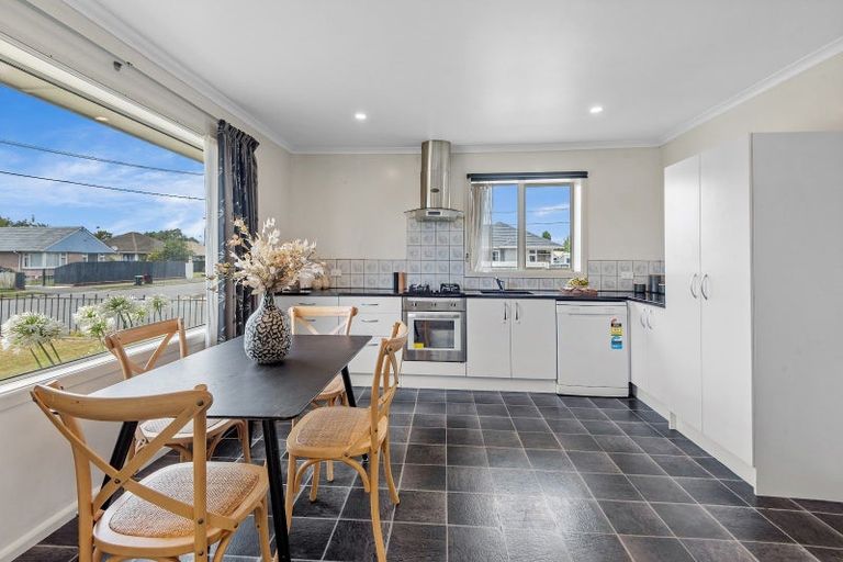 Photo of property in 9 Pembroke Street, Avondale, Christchurch, 8061