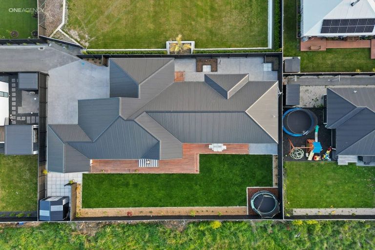 Photo of property in 7 Oakville Close, Rangiora, 7400