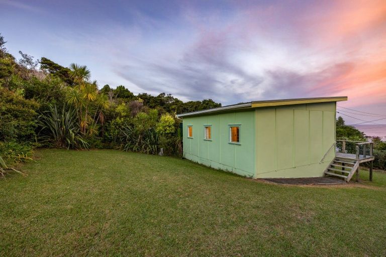Photo of property in 8 Spray Crescent, Leigh, 0985