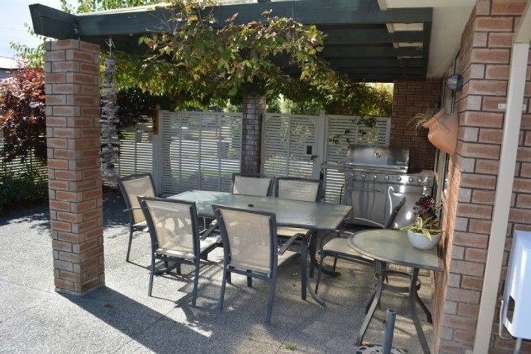 Photo of property in 3 Matua Place, Parklands, Christchurch, 8083