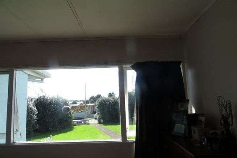 Photo of property in 18 Kent Street, Waiuku, 2123