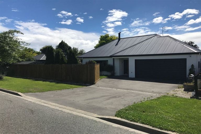 Photo of property in 16 Buckleys Road, Rangiora, 7400