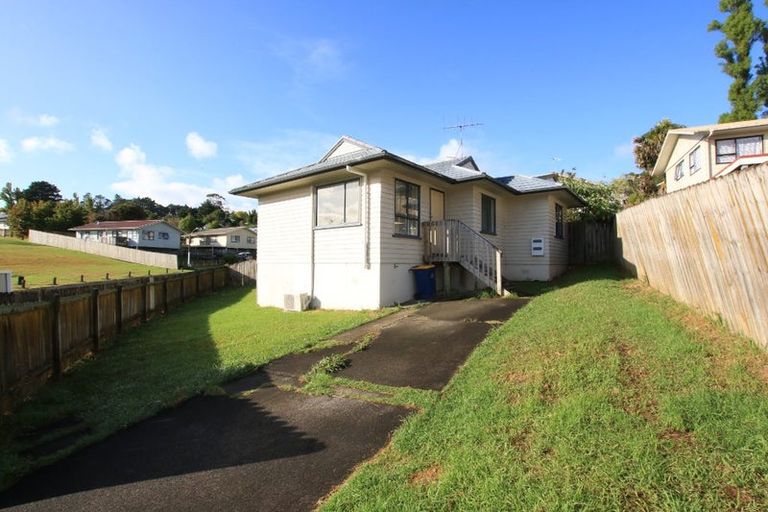 Photo of property in 17 Maywood Crescent, Glen Eden, Auckland, 0602