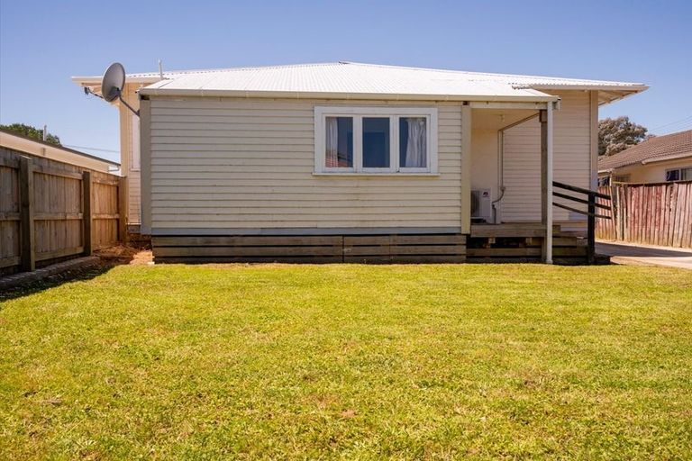 Photo of property in 12 Vera Street, Marton, 4710