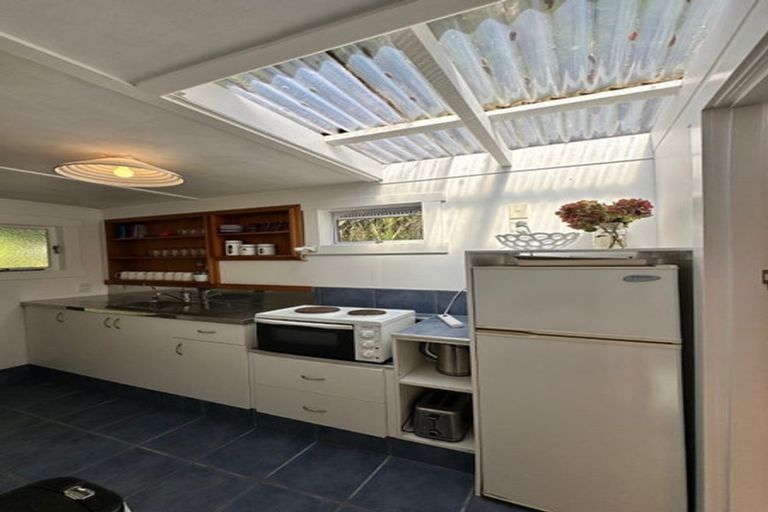 Photo of property in 12 Sylvan Glade, Piha, 0772