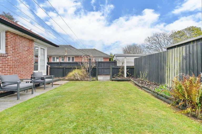 Photo of property in 2/21 Dunedin Street, Redwood, Christchurch, 8051