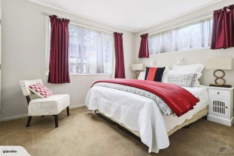 Photo of property in 3 Kilcar Place, Massey, Auckland, 0614