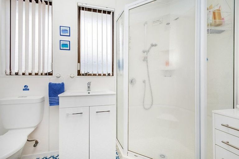 Photo of property in 10 Morning View, Titahi Bay, Porirua, 5022