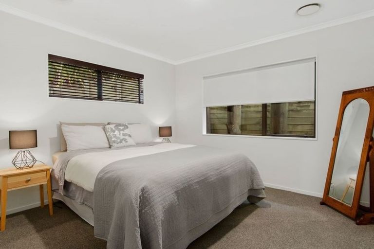 Photo of property in 22 Helen Ryburn Place, Torbay, Auckland, 0630