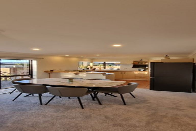 Photo of property in 16 The Crowsnest, Whitby, Porirua, 5024