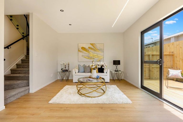 Photo of property in 16d Grande Vue Road, Papatoetoe, Auckland, 2025