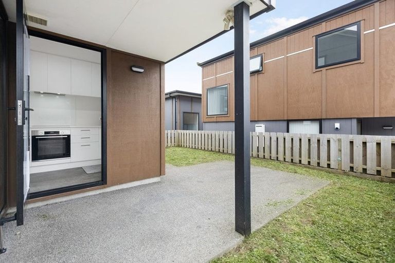 Photo of property in 42 Astelia Way, Woodridge, Wellington, 6037