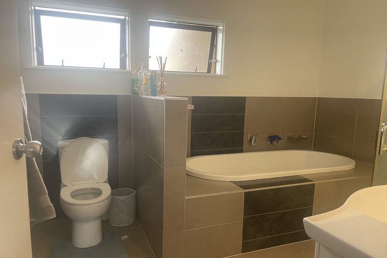 Photo of property in 4 Oregon Place, Papakura, 2110