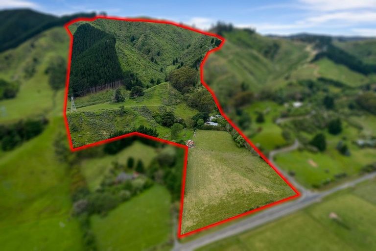 Photo of property in 7 Maungakotukutuku Road, Paraparaumu, 5032