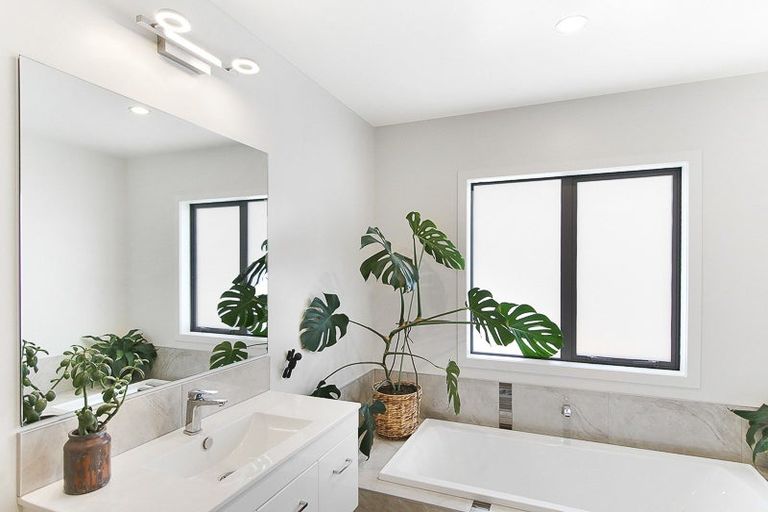 Photo of property in 17 Story Street, Foxton Beach, Foxton, 4815