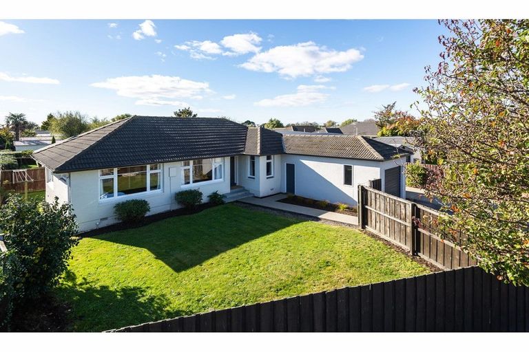 Photo of property in 106 Harris Crescent, Papanui, Christchurch, 8053