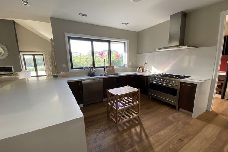 Photo of property in 48 Fruitlands Road, Kumeu, 0810