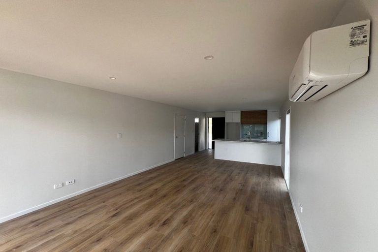 Photo of property in 21 Divich Avenue, Te Atatu South, Auckland, 0610