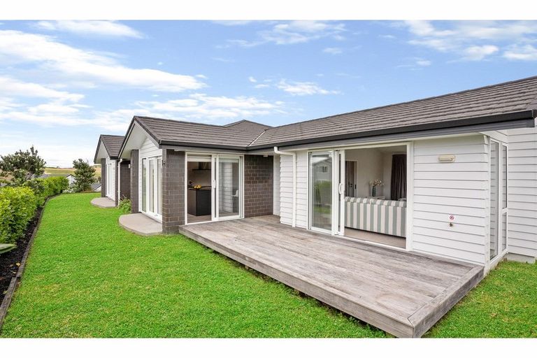 Photo of property in 5 Flavell Drive, Orewa, 0931