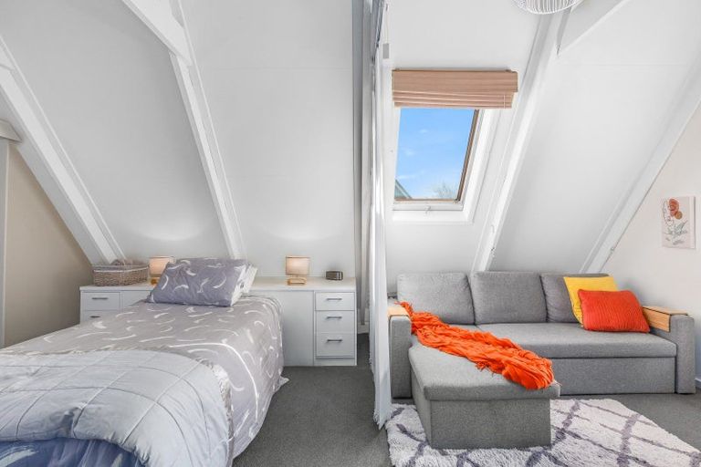 Photo of property in 16 Karu Crescent, Waikanae, 5036