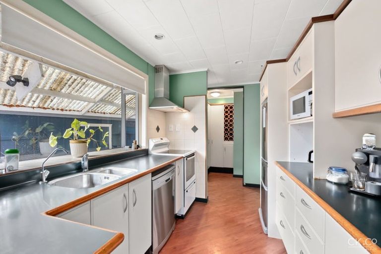 Photo of property in 22 Denver Grove, Totara Park, Upper Hutt, 5018