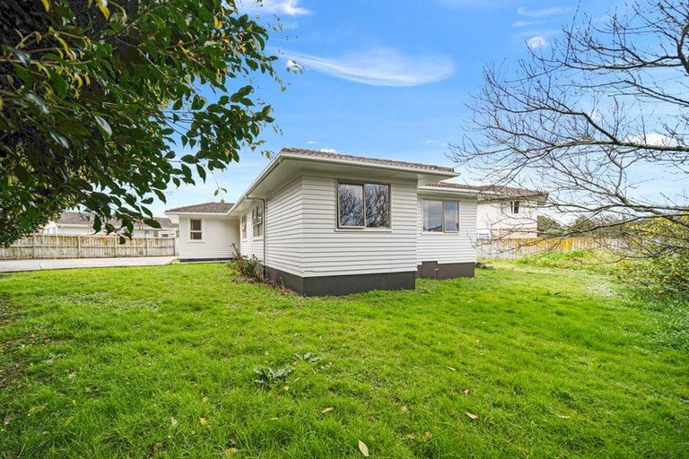Photo of property in 22 Molesworth Place, Mangere, Auckland, 2022
