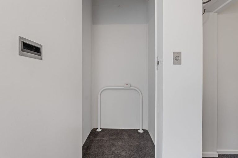 Photo of property in 75 Belt Road, New Plymouth, 4310