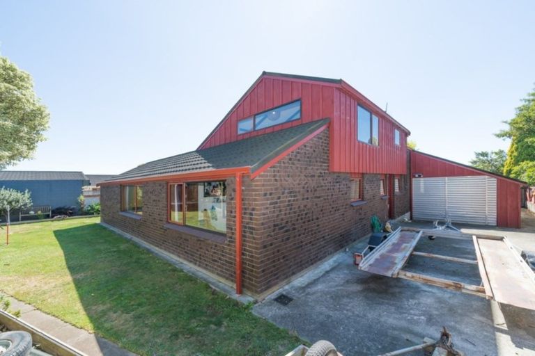 Photo of property in 7 Grange Place, Milson, Palmerston North, 4414