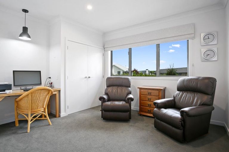 Photo of property in 18 Mike Smith Drive, Cambridge, 3434