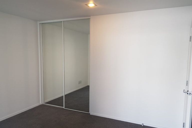 Photo of property in Shoal Haven Apartments, 202c/130 Anzac Street, Takapuna, Auckland, 0622