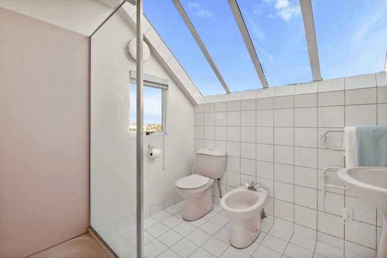 Photo of property in 27c Heathcote Road, Castor Bay, Auckland, 0620