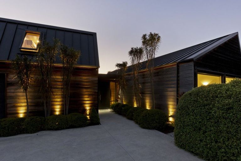 Photo of property in 8 Jacks Point Rise, Jacks Point, Queenstown, 9371