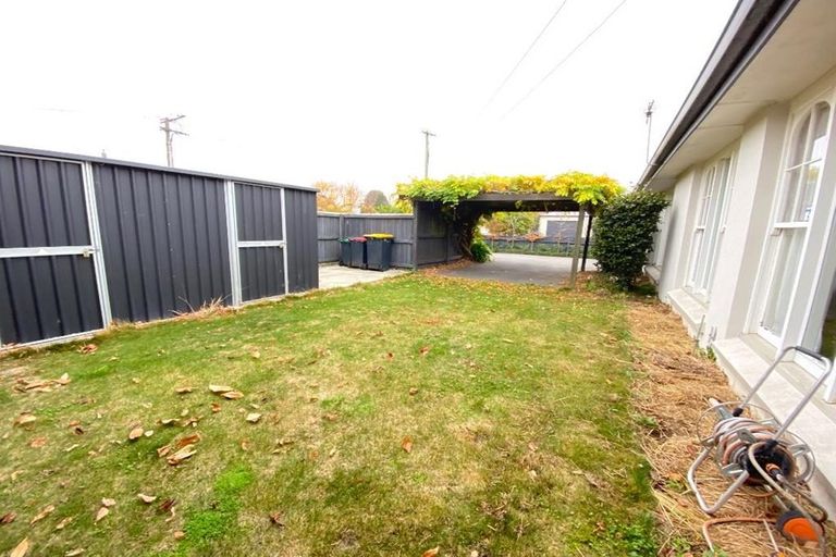 Photo of property in 17 Woodford Terrace, Ilam, Christchurch, 8053