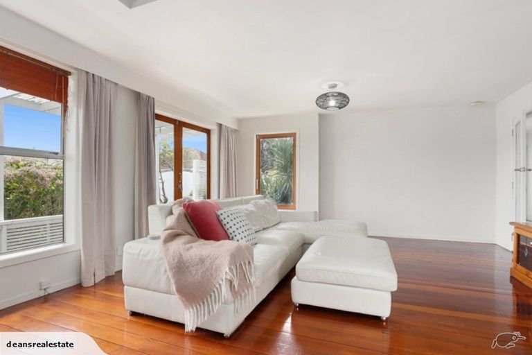 Photo of property in 82 Taikata Road, Te Atatu Peninsula, Auckland, 0610