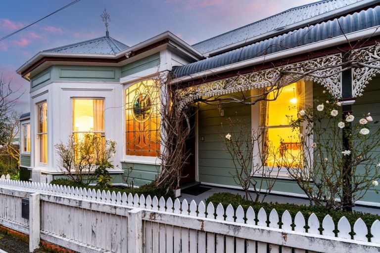 Photo of property in 143 Kenmure Road, Kenmure, Dunedin, 9011