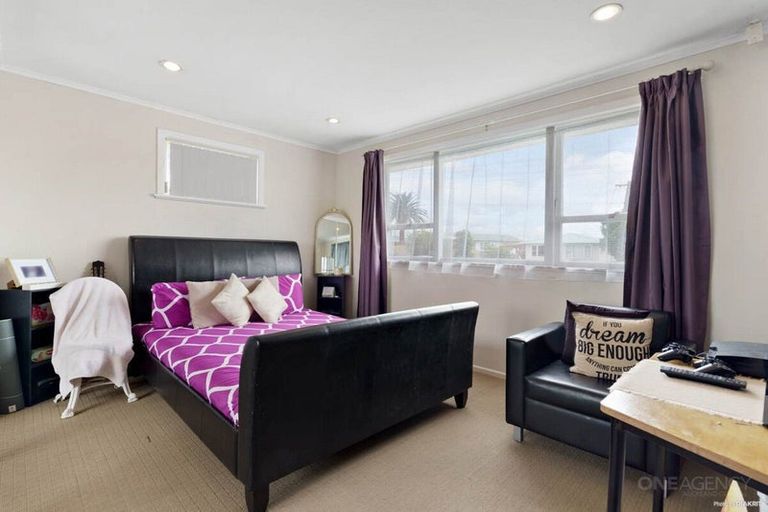 Photo of property in 11 Statesman Street, Henderson, Auckland, 0612
