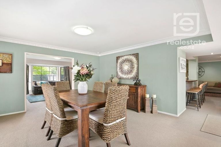 Photo of property in 5 Cumbrian Place, Conifer Grove, Takanini, 2112