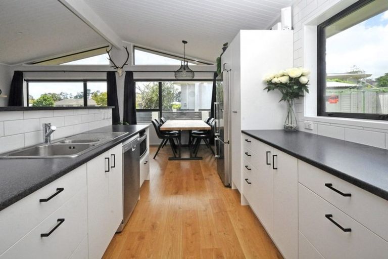 Photo of property in 2a Koromiko Place, Waiuku, 2123