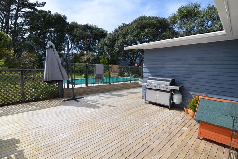 Photo of property in 105 Bond Crescent, Forrest Hill, Auckland, 0620