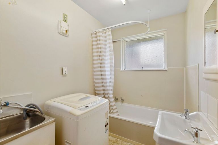 Photo of property in 2/355 Worcester Street, Linwood, Christchurch, 8011