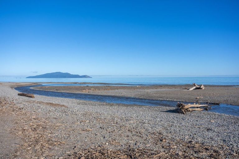 Photo of property in 61 Gawler Street, Te Horo Beach, Otaki, 5581