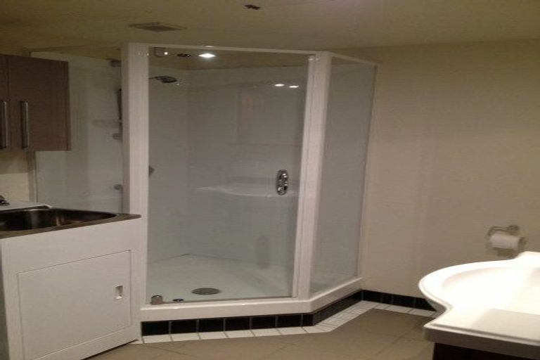Photo of property in 50c Hawker Street, Mount Victoria, Wellington, 6011